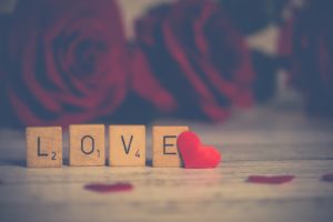 Scopri di più sull'articolo Idee per San Valentino: cosa regalare e perchè festeggiarlo!